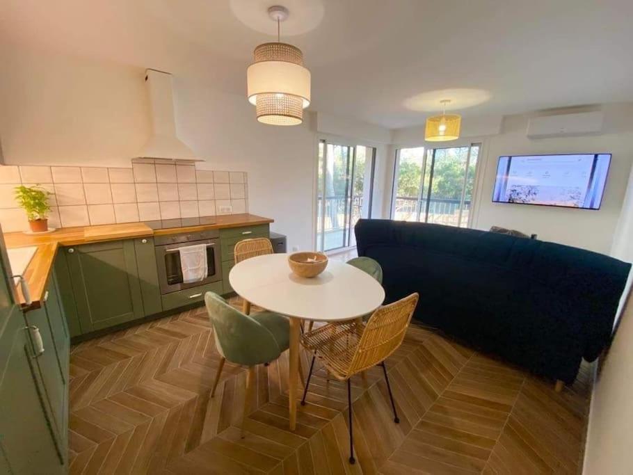 T2 Avec Clim Et Terrasse Vue Mer, Les Sablettes Ла-Сейн-сюр-Мер Экстерьер фото